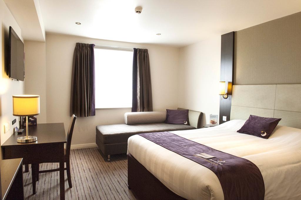 Premier Inn London Wimbledon South ห้อง รูปภาพ